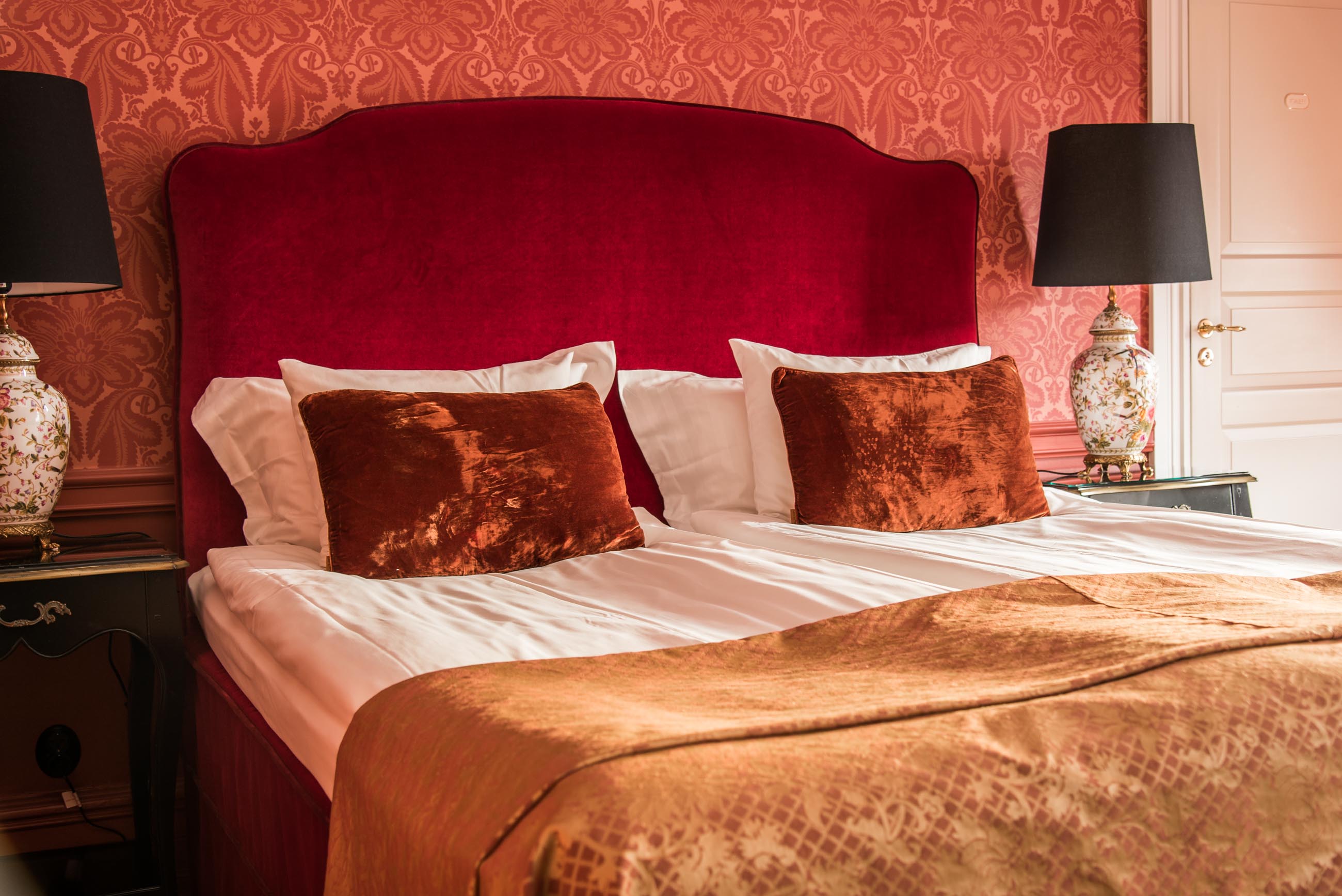 dubbelrum superior säng med röd gavel