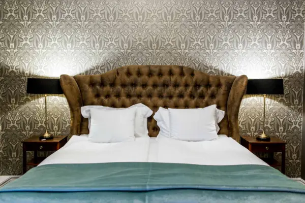 Classic dubbelrum säng med grön gavel