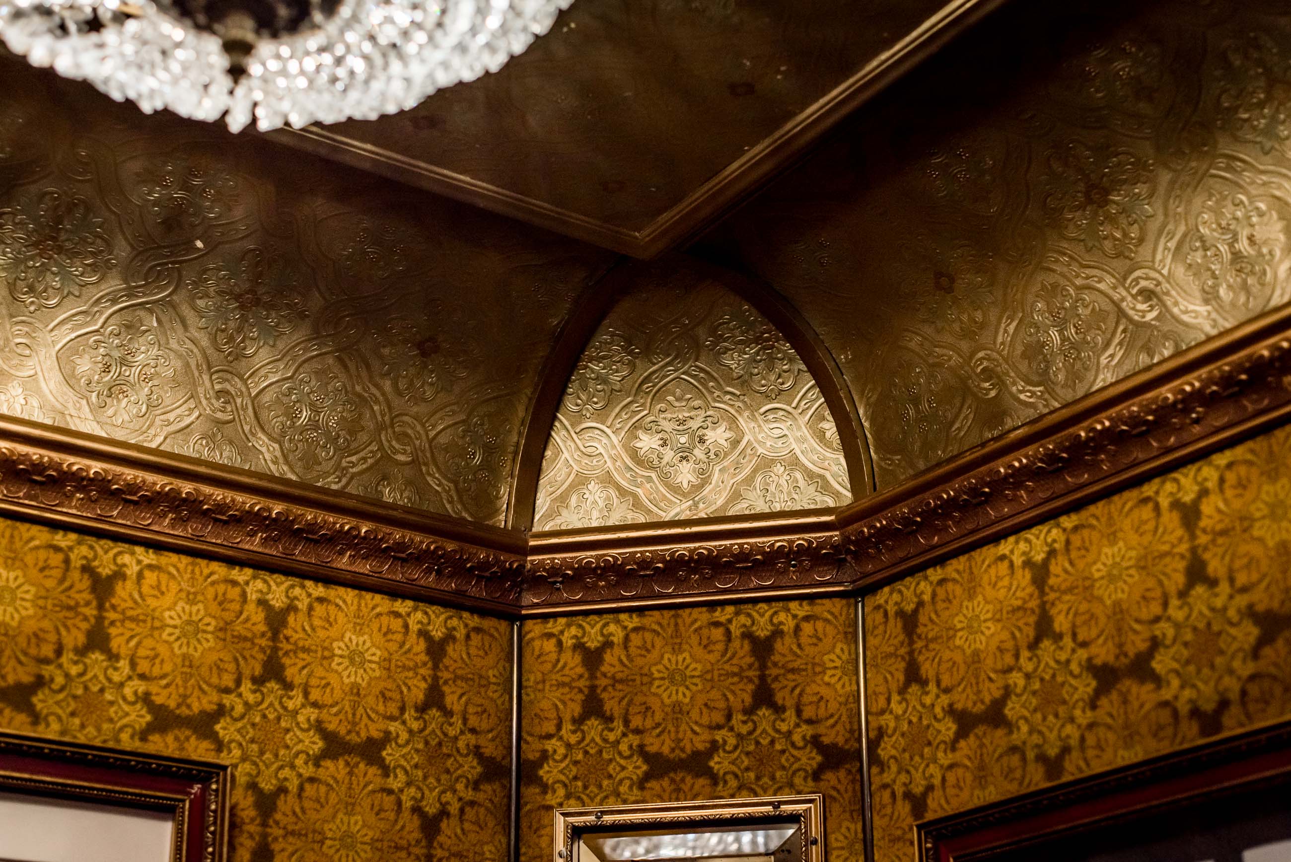 ett vackert tak i hissen på eggers