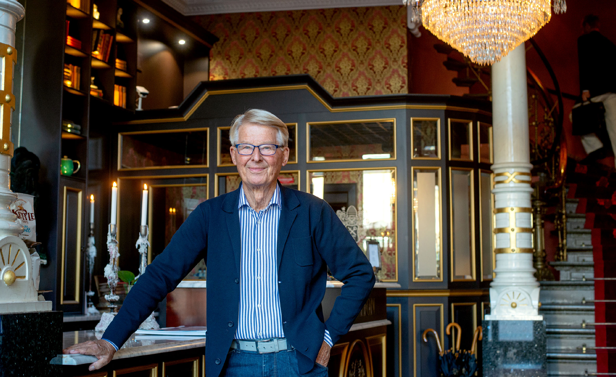 Hans Brodén i receptionen på Hôtel Eggers