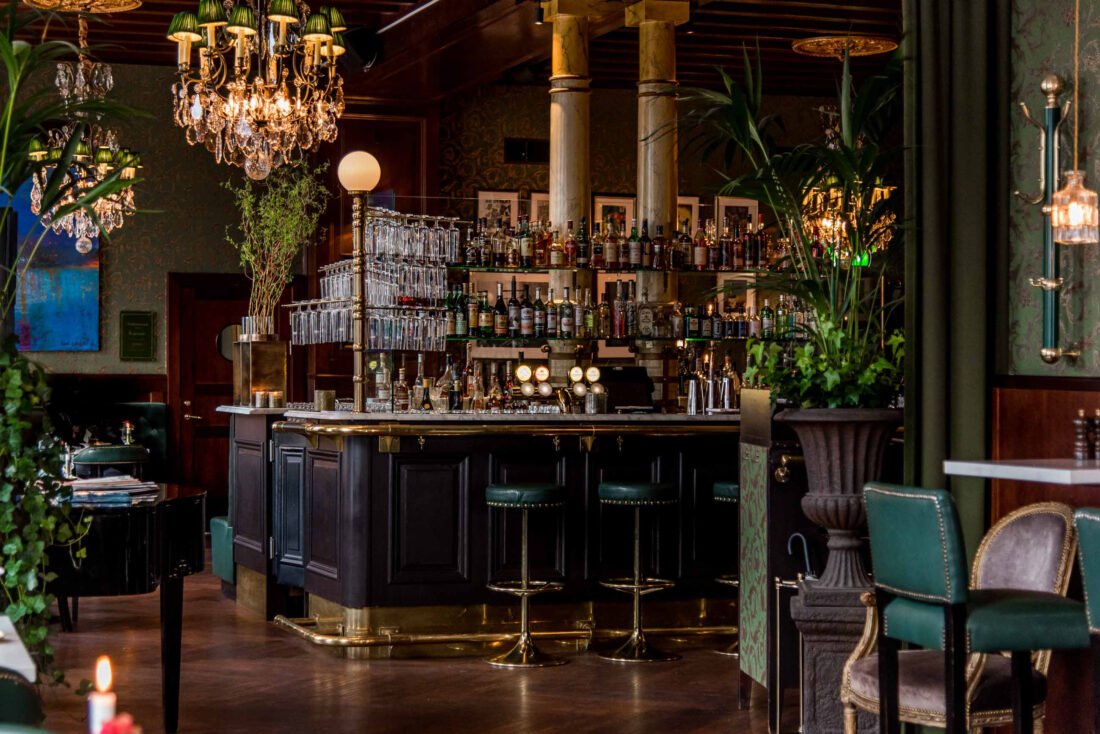 Tidstypisk American Bar på Hôtel Eggers